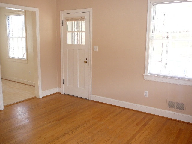 Interior Photo - 2617-2619 Laburnum Ave SW