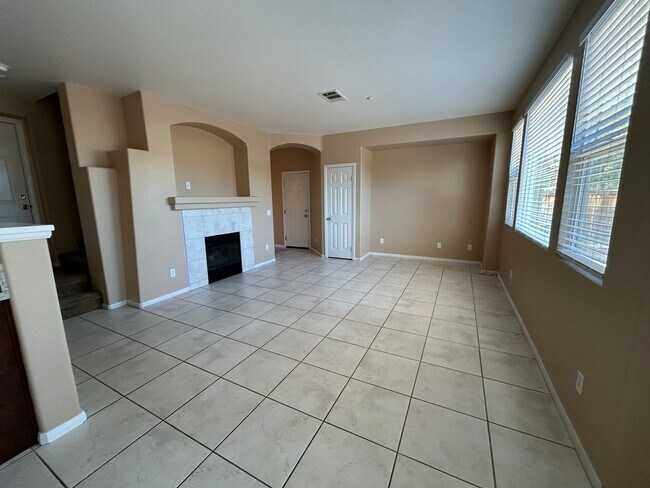 Foto del edificio - 41548 Blue Canyon Ave