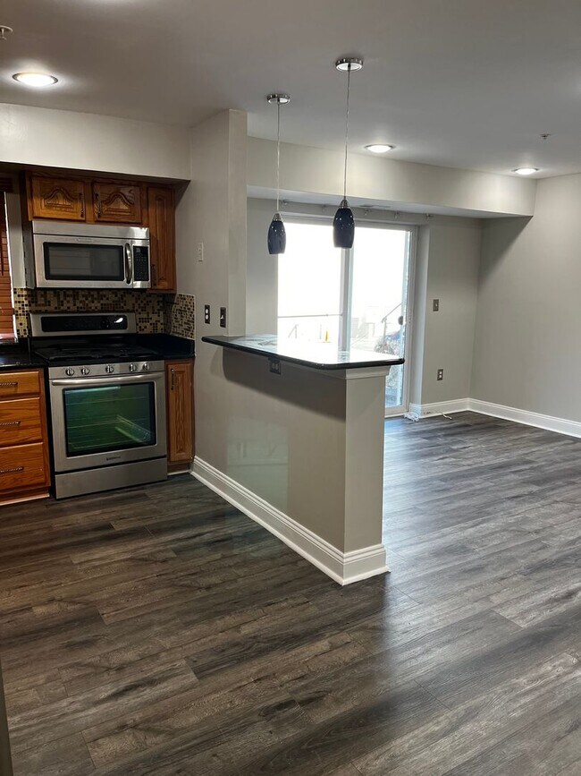 Foto del edificio - Renovated 2-Bedroom Apartment!!