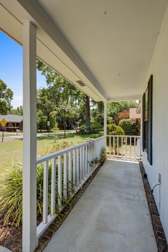 Building Photo - 33 Paddlecreek Avenue, Charleston, SC 2941...