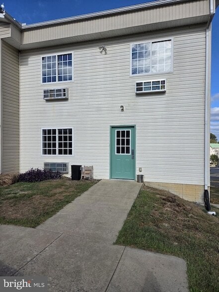 Building Photo - 18 Signal Knob Dr