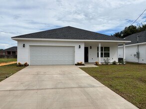 Building Photo - 2940 Hall Ave