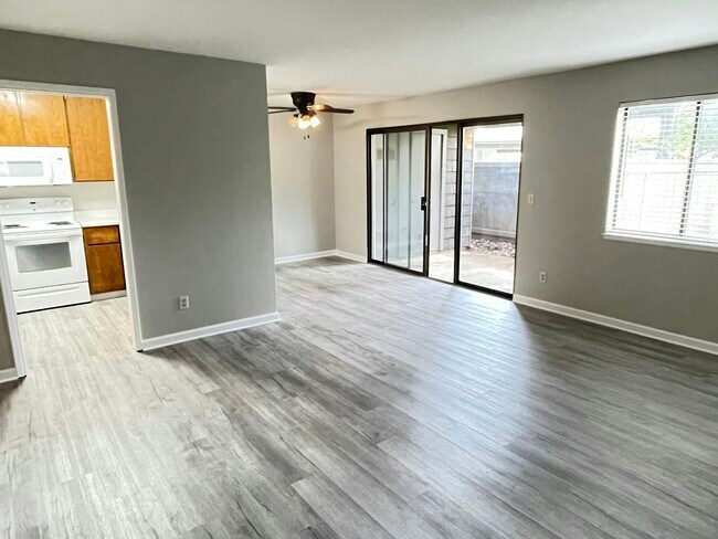 Building Photo - 115 La Crosse Dr