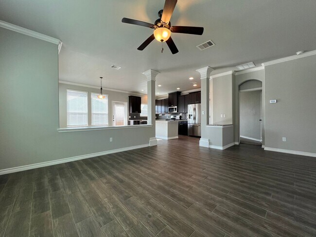 Foto del edificio - 7934 Lands End Dr
