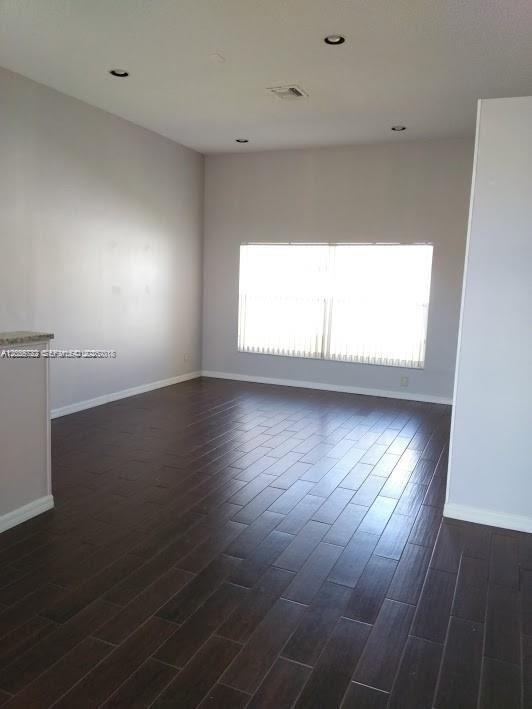 Foto del edificio - 18281 NW 19th St