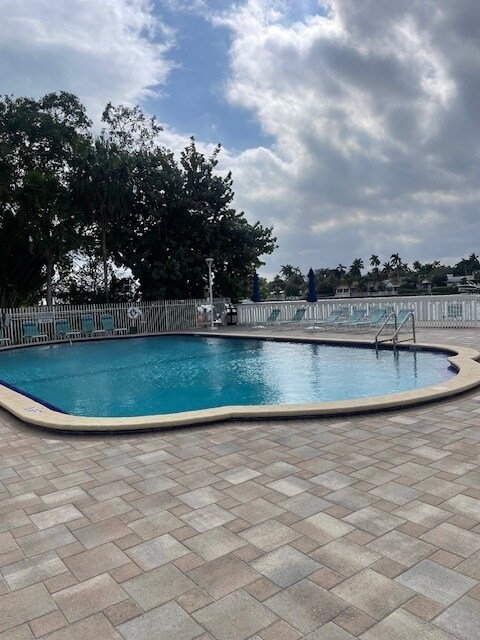 Foto del edificio - 1455 N Treasure Dr