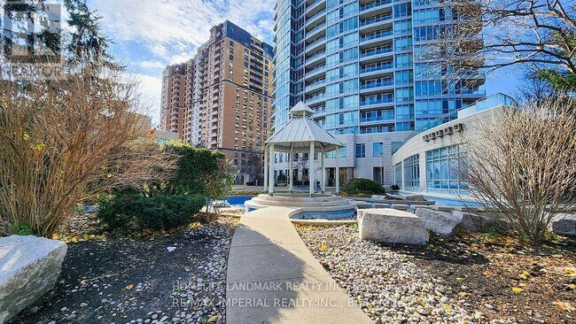 Photo du bâtiment - 806-860 BYNG Ave