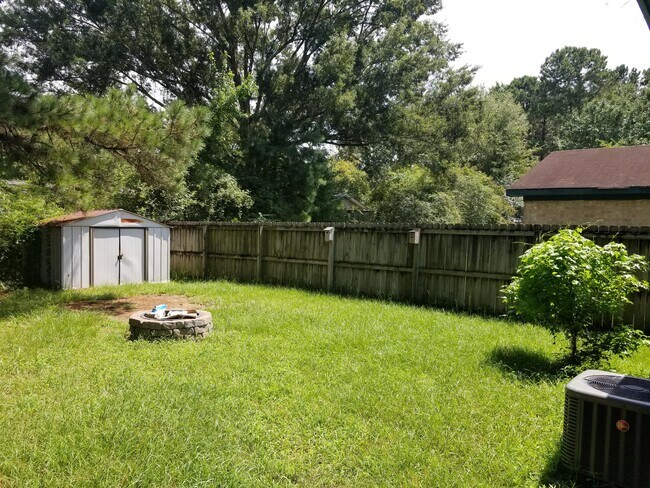 Building Photo - 16 Ferncliff Way