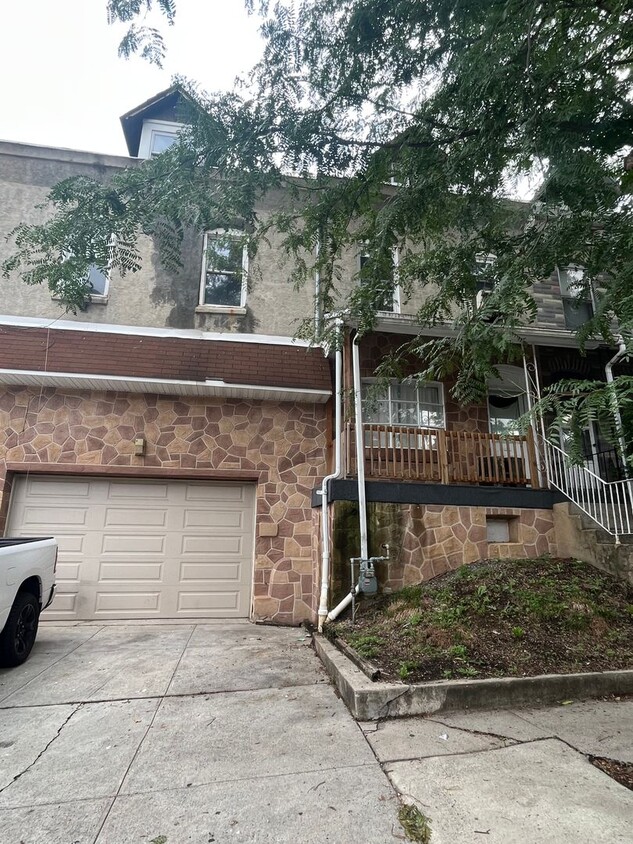 Primary Photo - 1401 Muhlenberg St