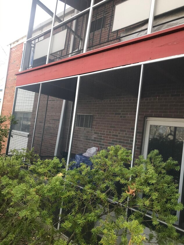 Building Photo - 125 Grove St