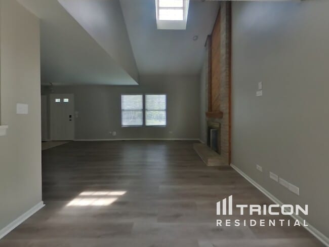 Building Photo - 3106 Anton Cir