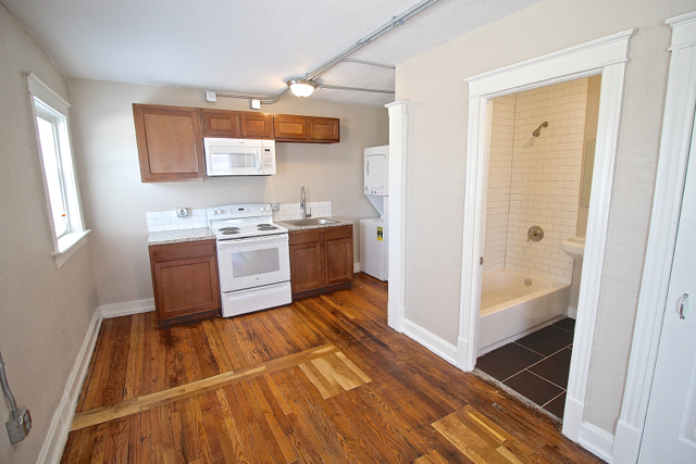 Foto principal - 3201 Broadway Blvd