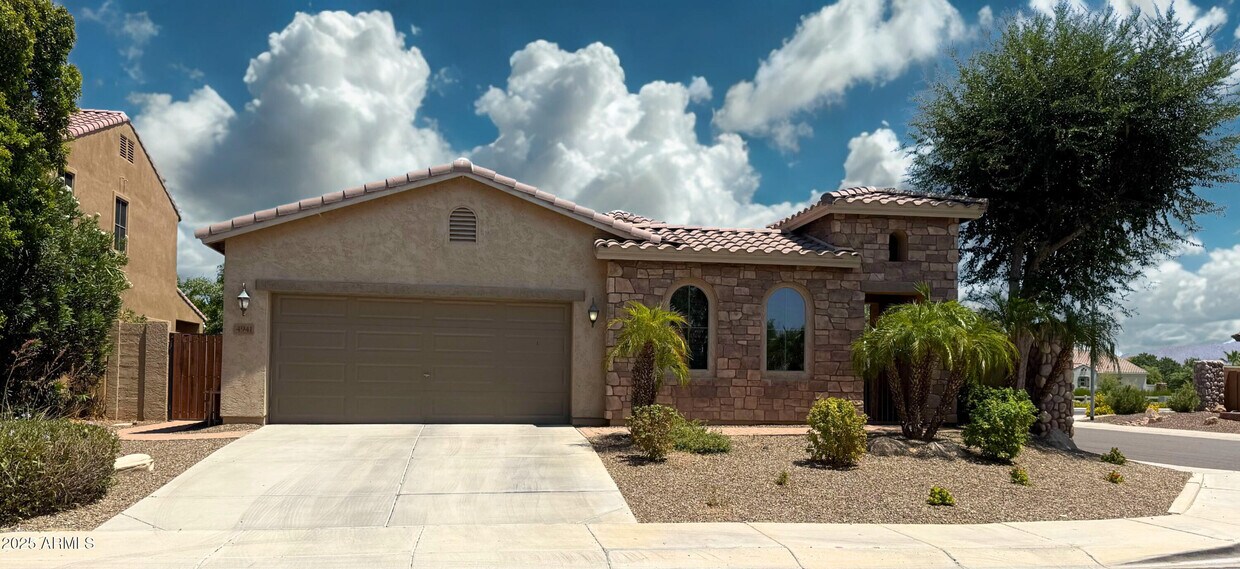 Foto principal - 4941 S White Pl