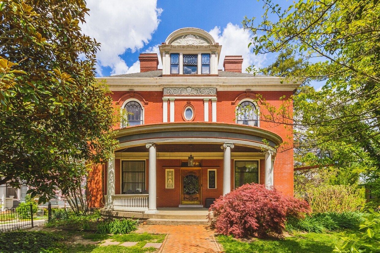 Exterior View - 218 Hosea