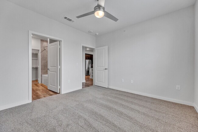 Interior Photo - Caliza Ridge