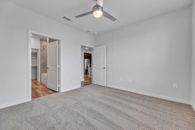 Interior Photo - Caliza Ridge