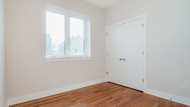 Foto del edificio - 1815 W 19th St