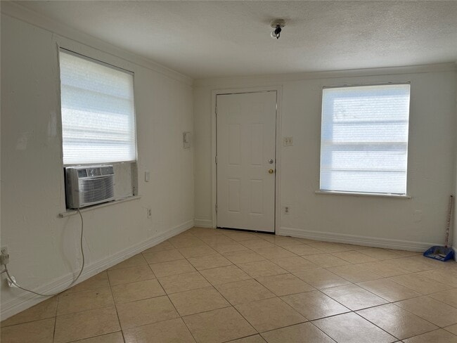 Foto del edificio - 913 Knight St
