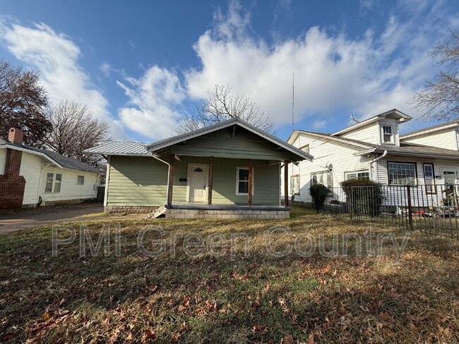 Building Photo - 620 S Zunis Ave