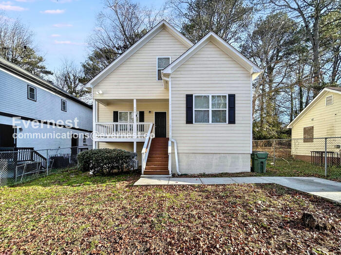 Foto principal - 379 Yonkers Ave NW