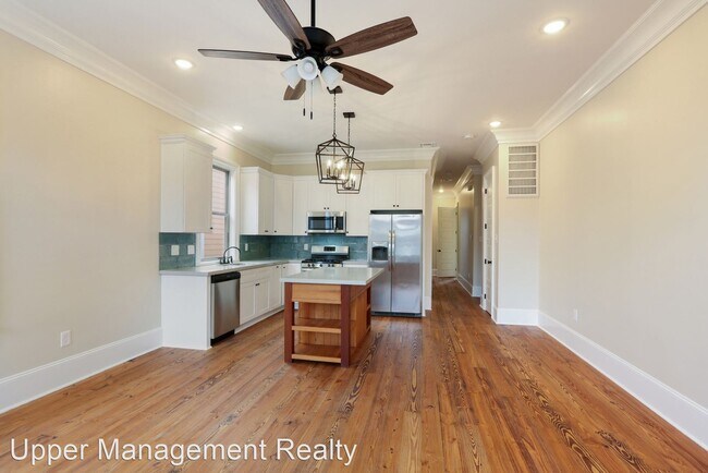 Building Photo - 3 br, 2 bath Apartment - 1809-11 Laharpe 1...