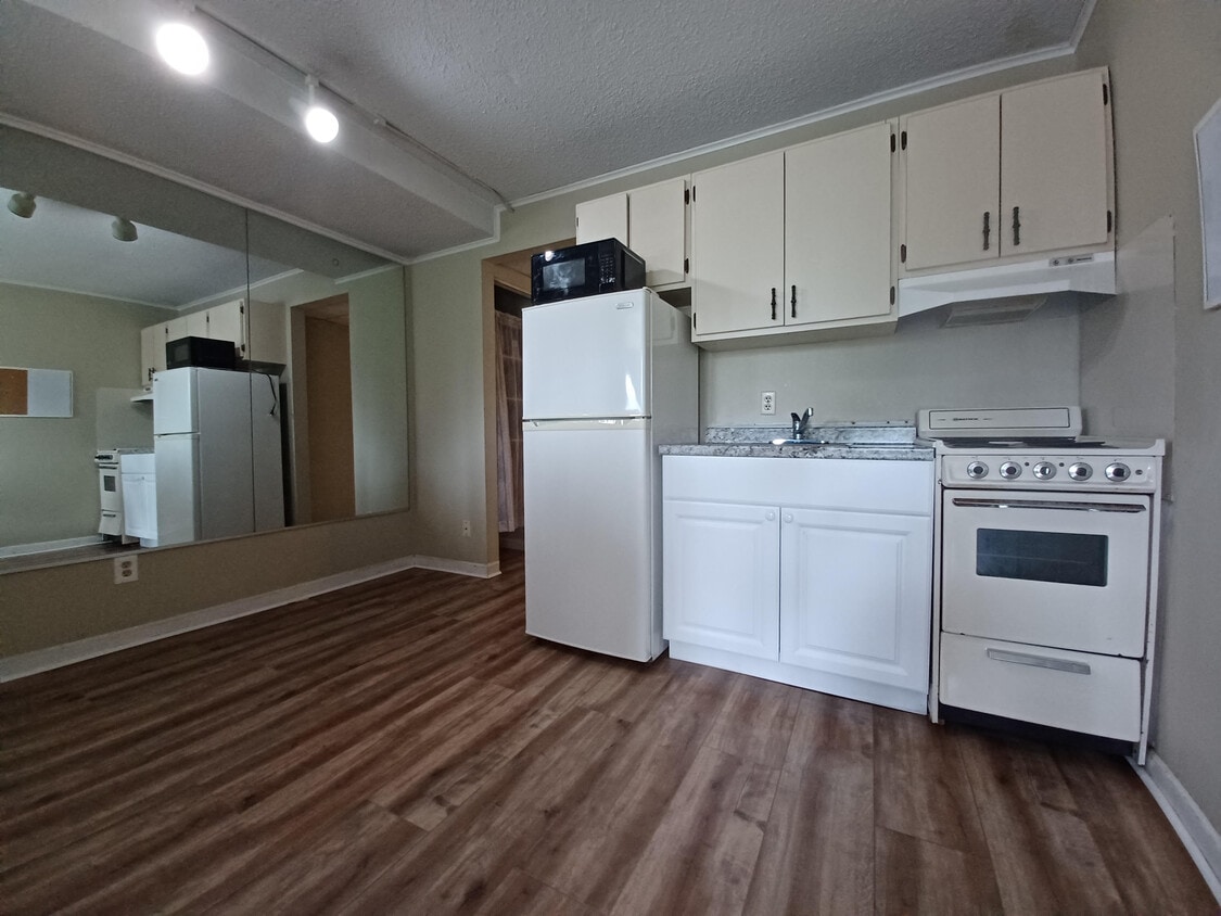 Photo - 1700 Clinch Ave (Knoxville, TN)