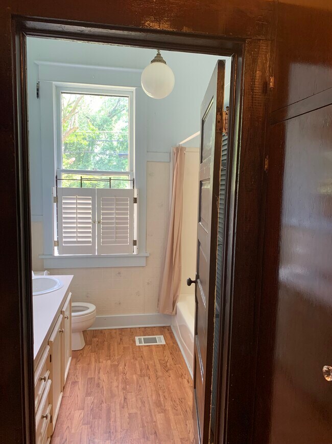 Baño principal - 735 Roseneath Ave