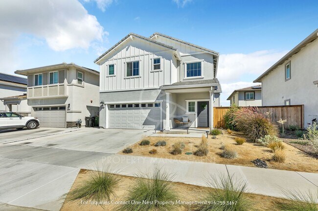 Building Photo - Brand new 3 bedroom 2.5 bathroom in West L...