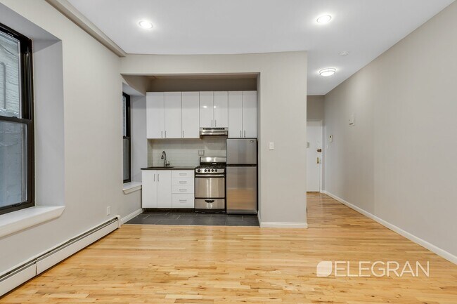Foto del edificio - 153 Clinton Ave