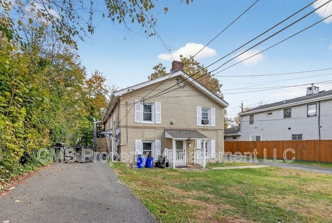 Building Photo - 148 Davenport St