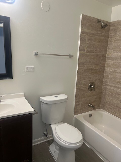 Foto del edificio - 3237 W Pierce Ave
