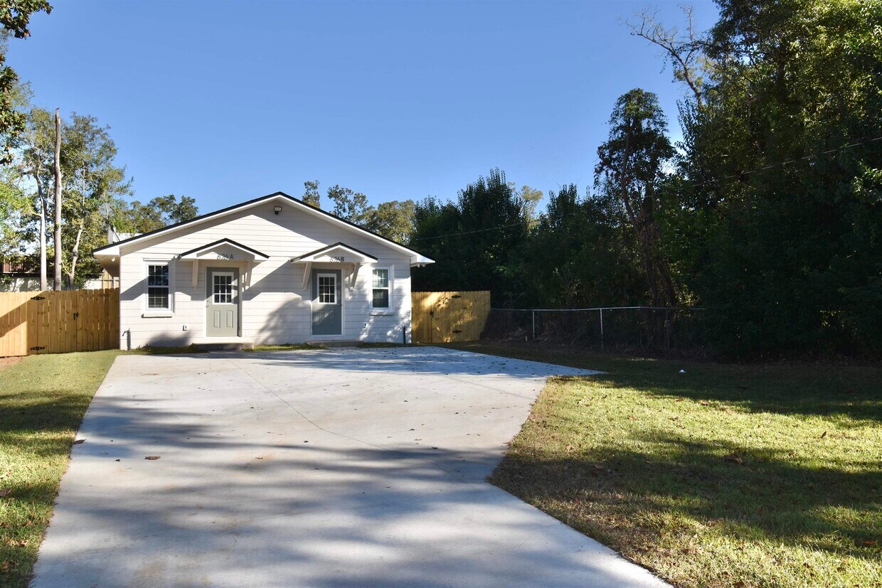 Foto principal - 626 W Georgia St