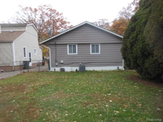Building Photo - 250 Fielding St