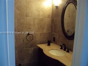 Foto del edificio - 4 br, 2 bath House - University Heights