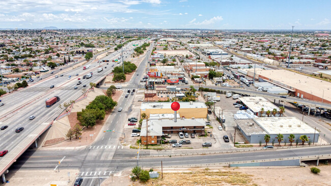 Building Photo - 2900 Gtwy Blvd E