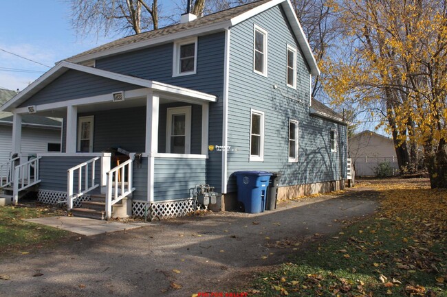 Building Photo - Side by Side duplex