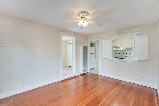 Building Photo - Downtown Palo Alto 2BD Cottage w/ Private ...