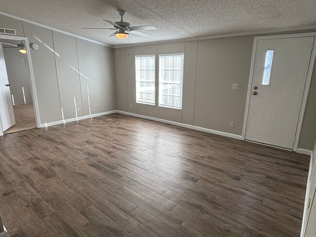 Foto del edificio - 4 Bedroom/2 Bath Home in Cook County