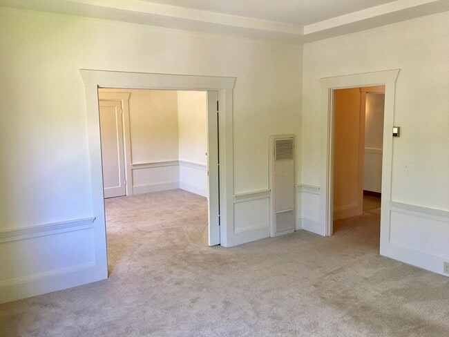 Building Photo - 733 Haddon Pl