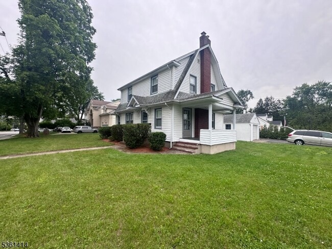 Building Photo - 208 W Midland Ave