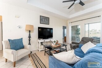 Building Photo - 29 Torrey Pines Dr
