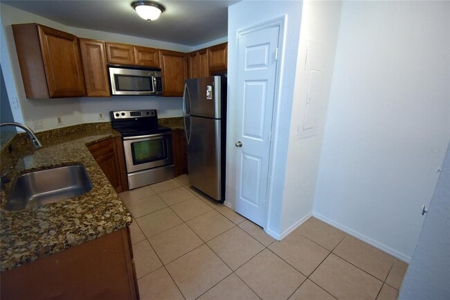 Building Photo - 2000 Erving Cir