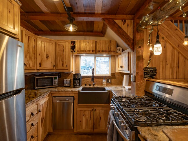 Foto del edificio - 32794 Scola Ln