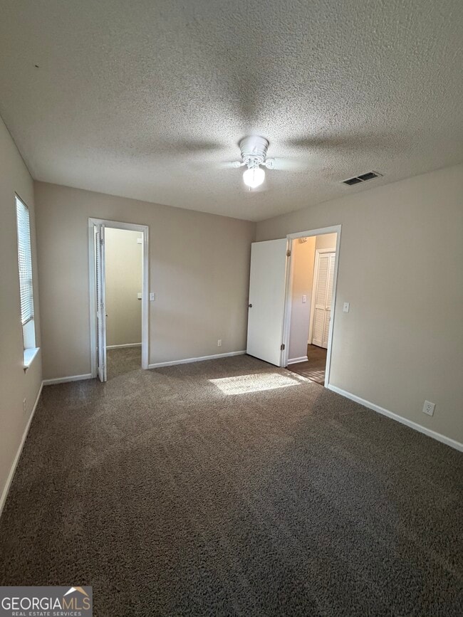 Building Photo - 107 Pineneedle Ct