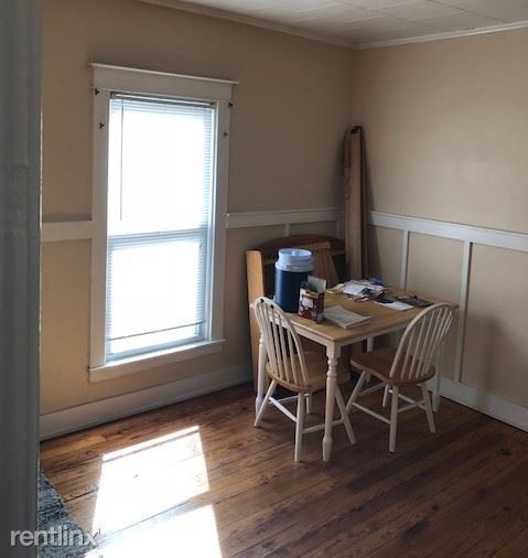 Building Photo - 344 Houseman Ave NE