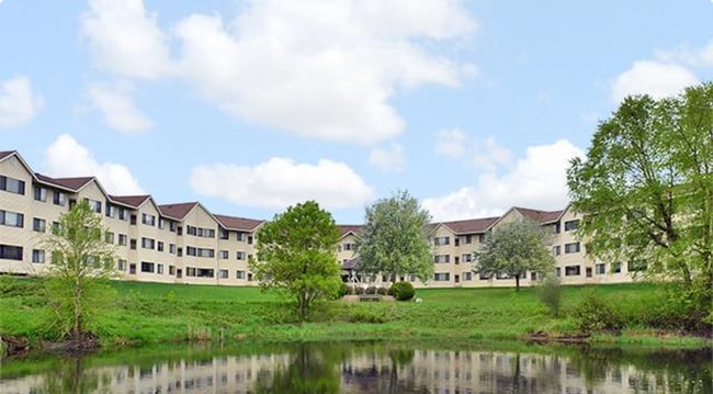 Building Photo - The Grove of White Bear Lake