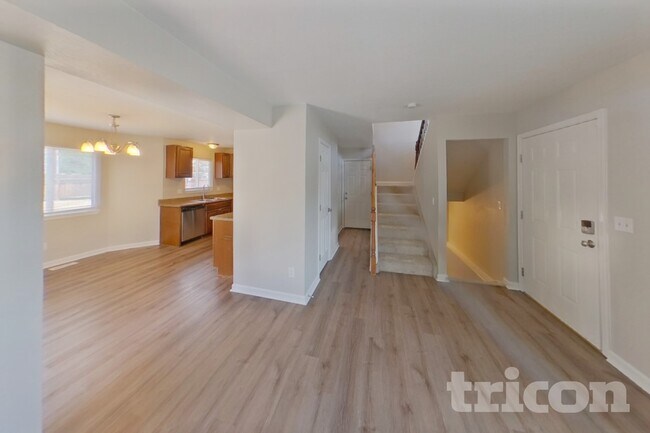 Foto del edificio - 4470 Hollyridge Dr