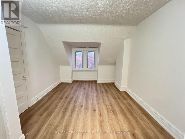 Photo du bâtiment - 82 Curzon St