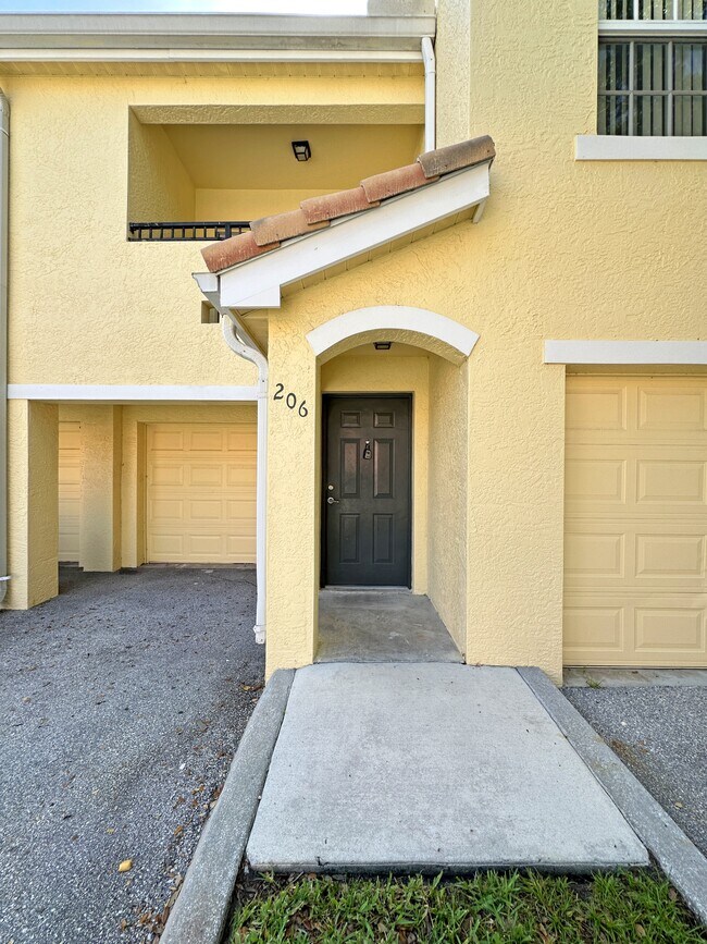 Building Photo - 152 SW Peacock Blvd