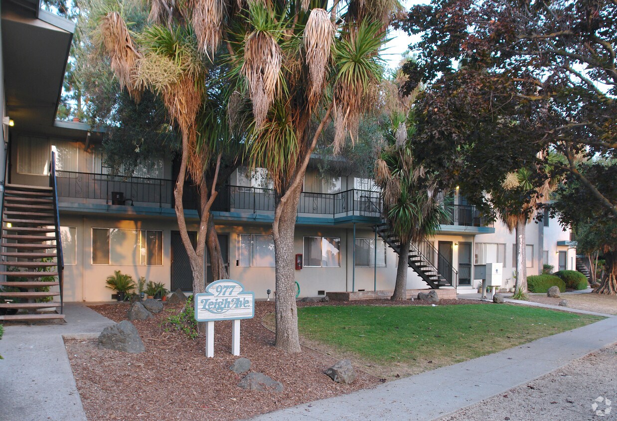 Foto del edificio - 977 Leigh Ave